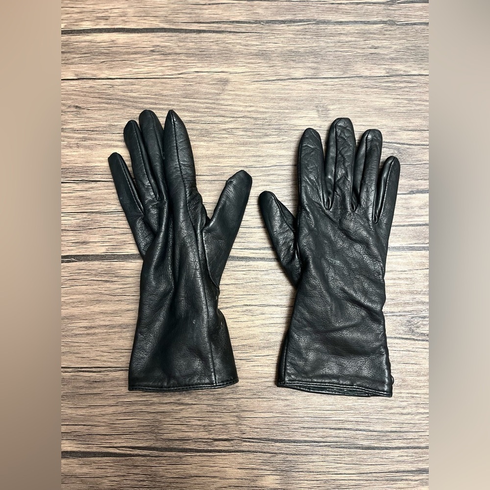 Vintage Cashmere-Lined Sheepskin Leather Gloves with Button Accents